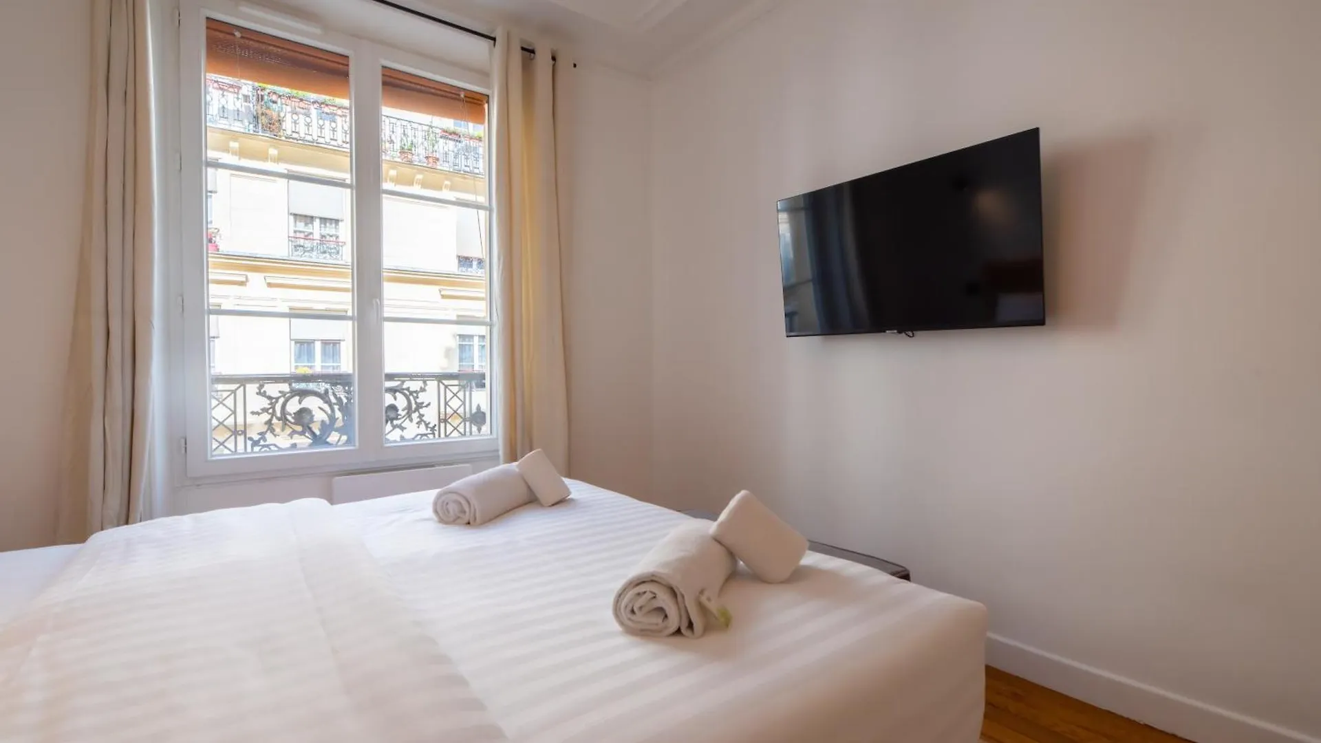 Lovely Apartment Near Canal St Martin Paris